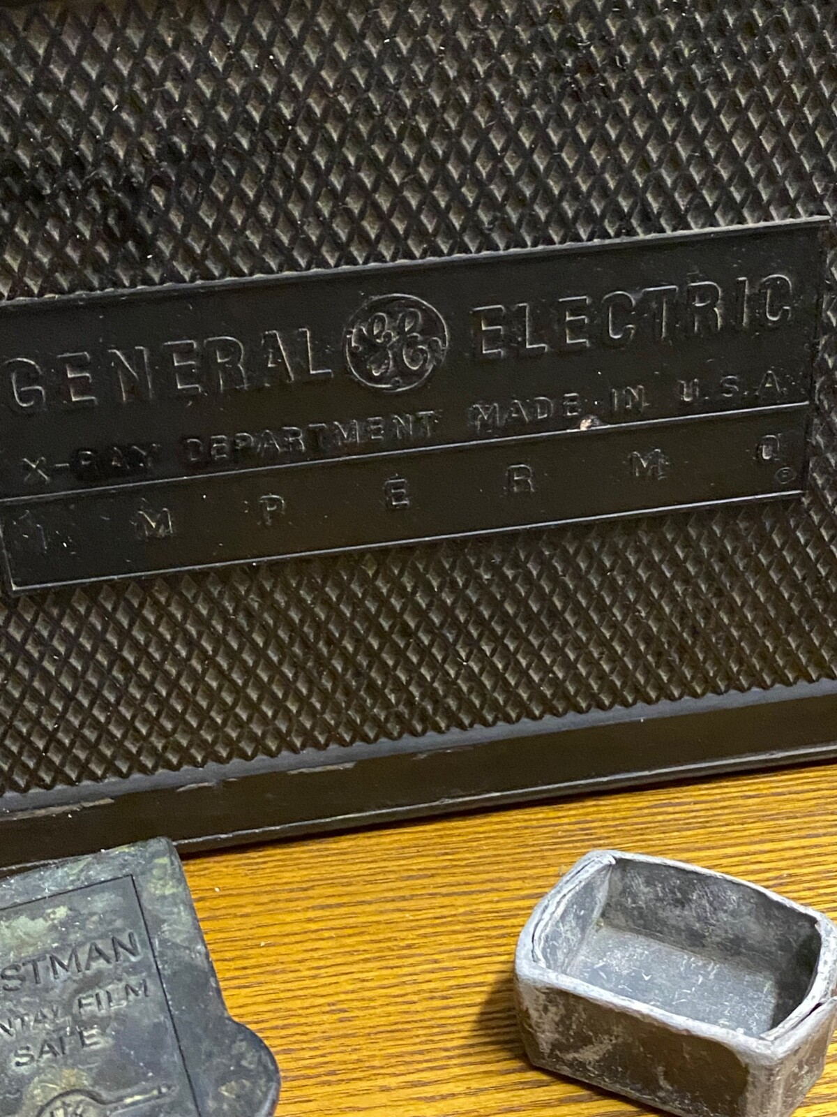 Vintage GE IMPERMO Bakelite Dental X-Ray Box w/X-Ray Safe/Film Disp /Therm- MD23