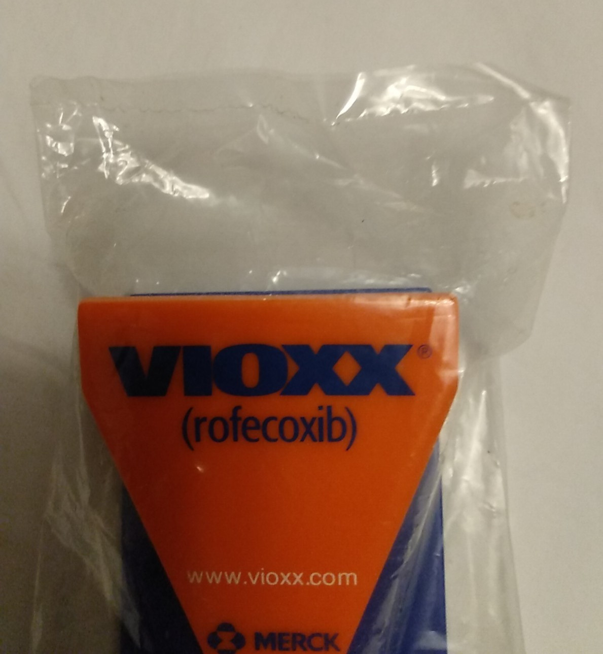 VIOXX NEW Magnetic Clip Merck Pharmaceutical Advertising Rofecoxib SEALED in bag