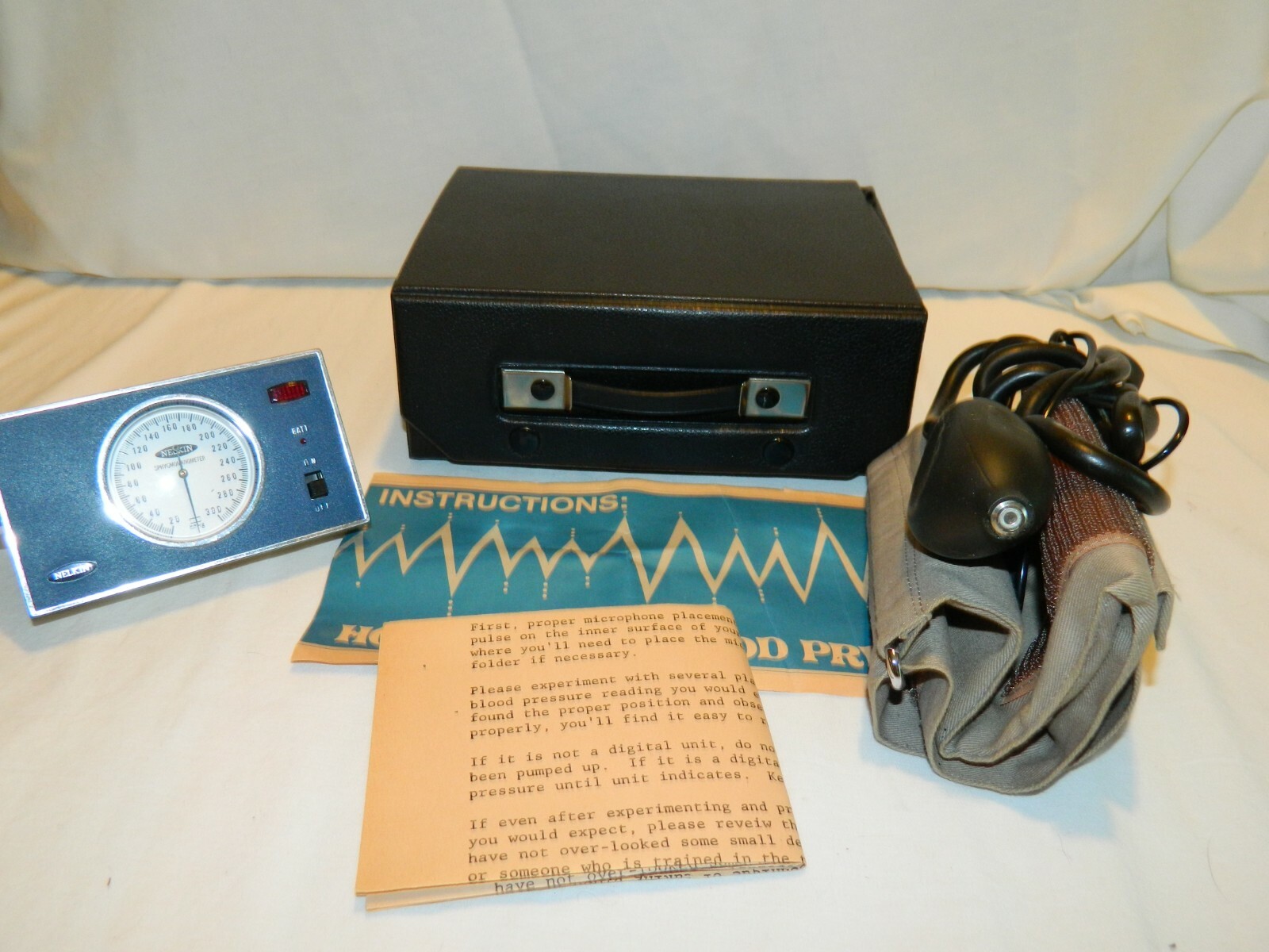 C-20 VINTAGE NELKIN/PIPER BLOOD PRESSURE KIT IN ORIGINAL BOX JAPAN