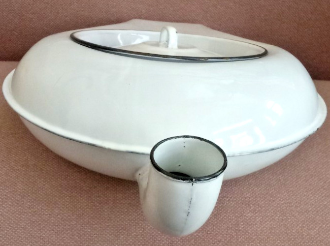 Vintage Unbranded White with Black Trim Enamelware Metal Bedpan/Urinal with Lid