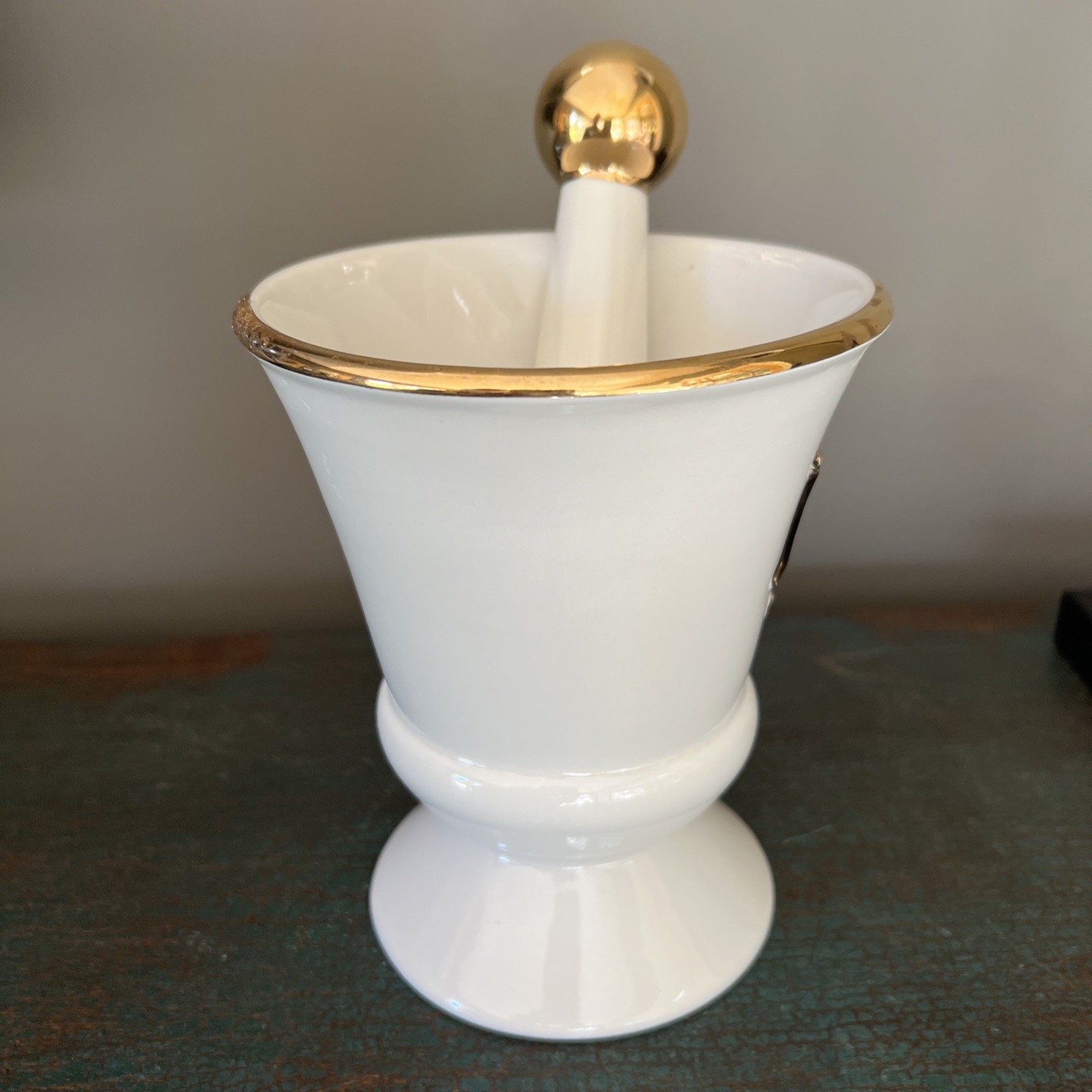 VTG. RX OWENS ILLINOIS PHARMACY MORTAR & PESTLE / GOLD GILDING APOTHECARY PIECE
