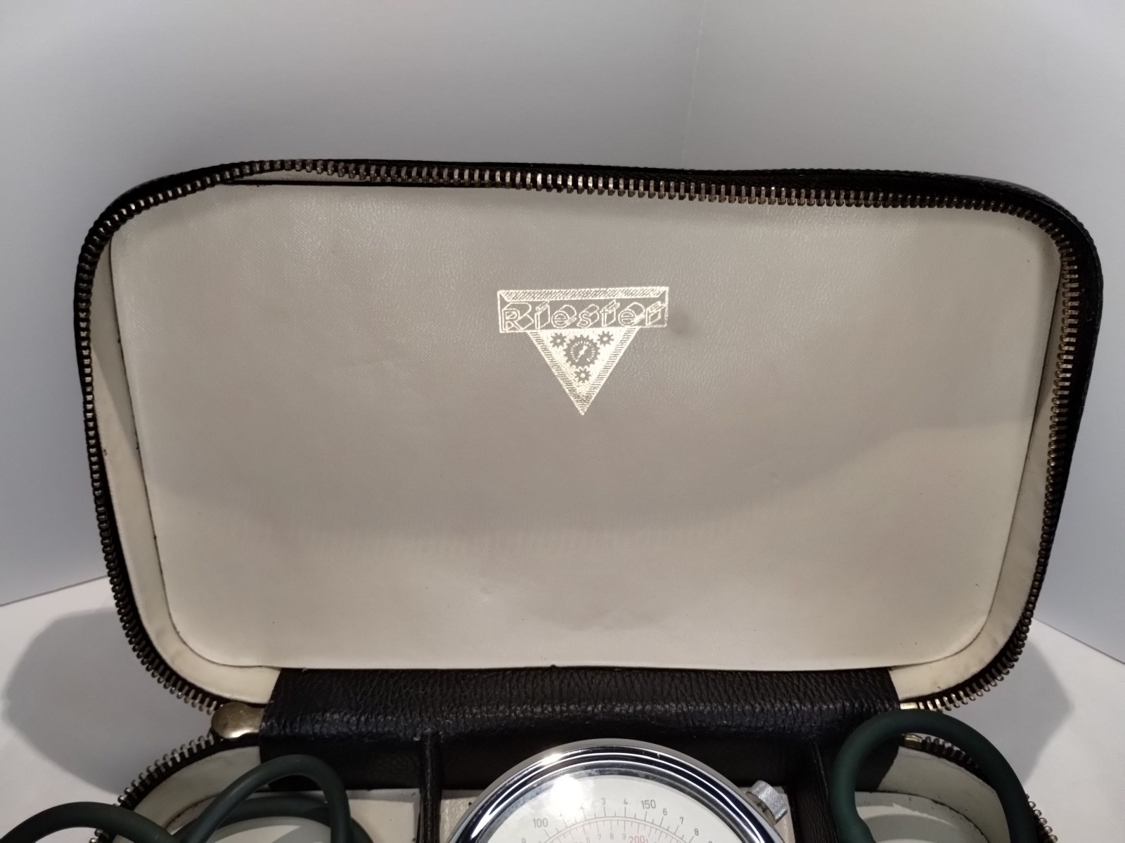 Vtg Riester Oscillomat Blood Pressure Device Sphygmomanometer Portable Germany