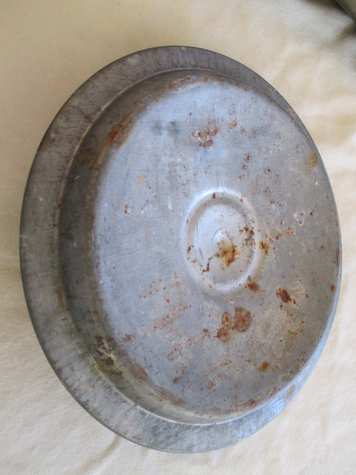 Vintage Unbranded Metal Bedpan/Urinal with Lid
