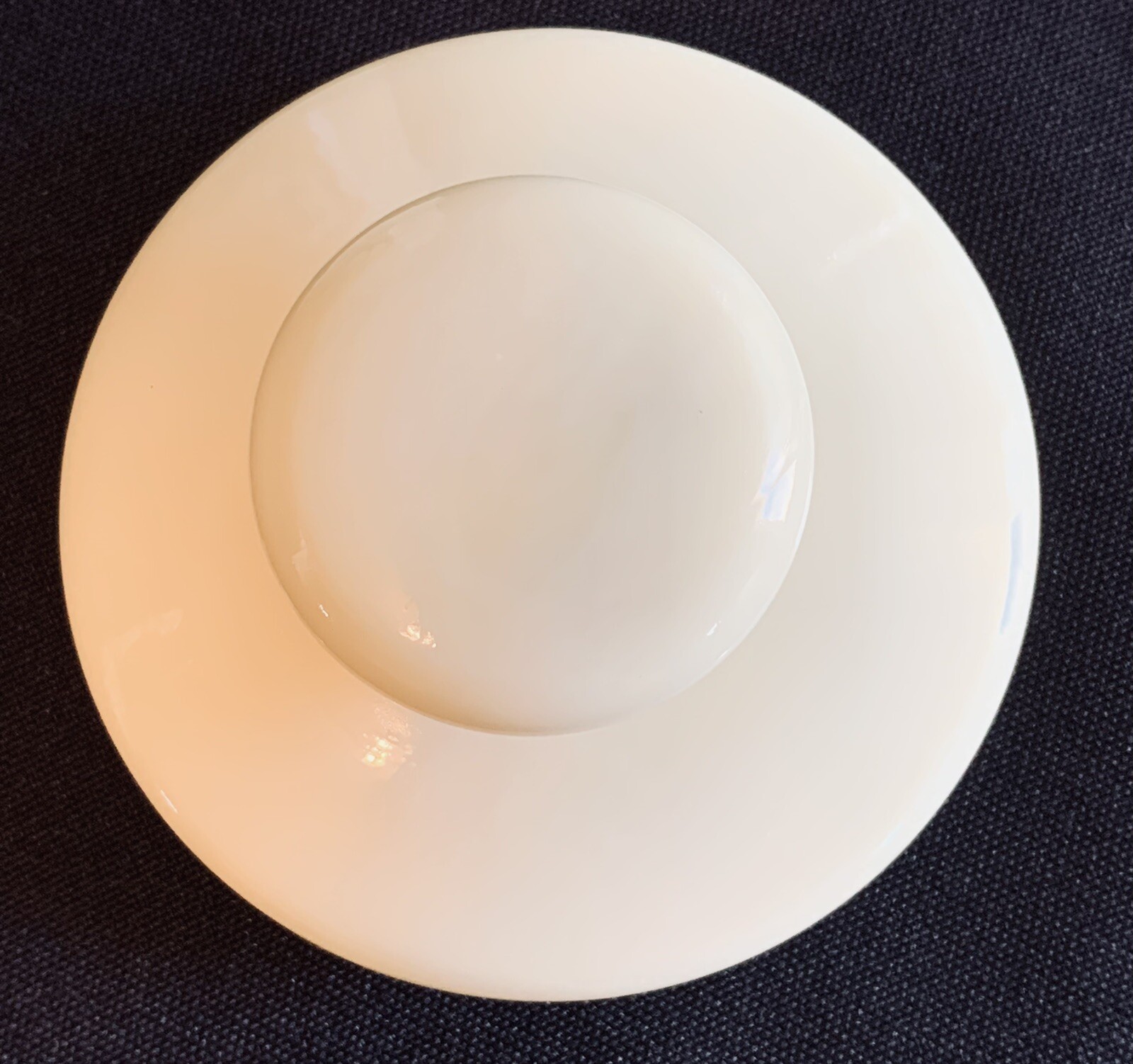 Vintage DARVON COMPOUND 65 Apothecary Custard Milk Glass Jar Canister & Lid 5.5”