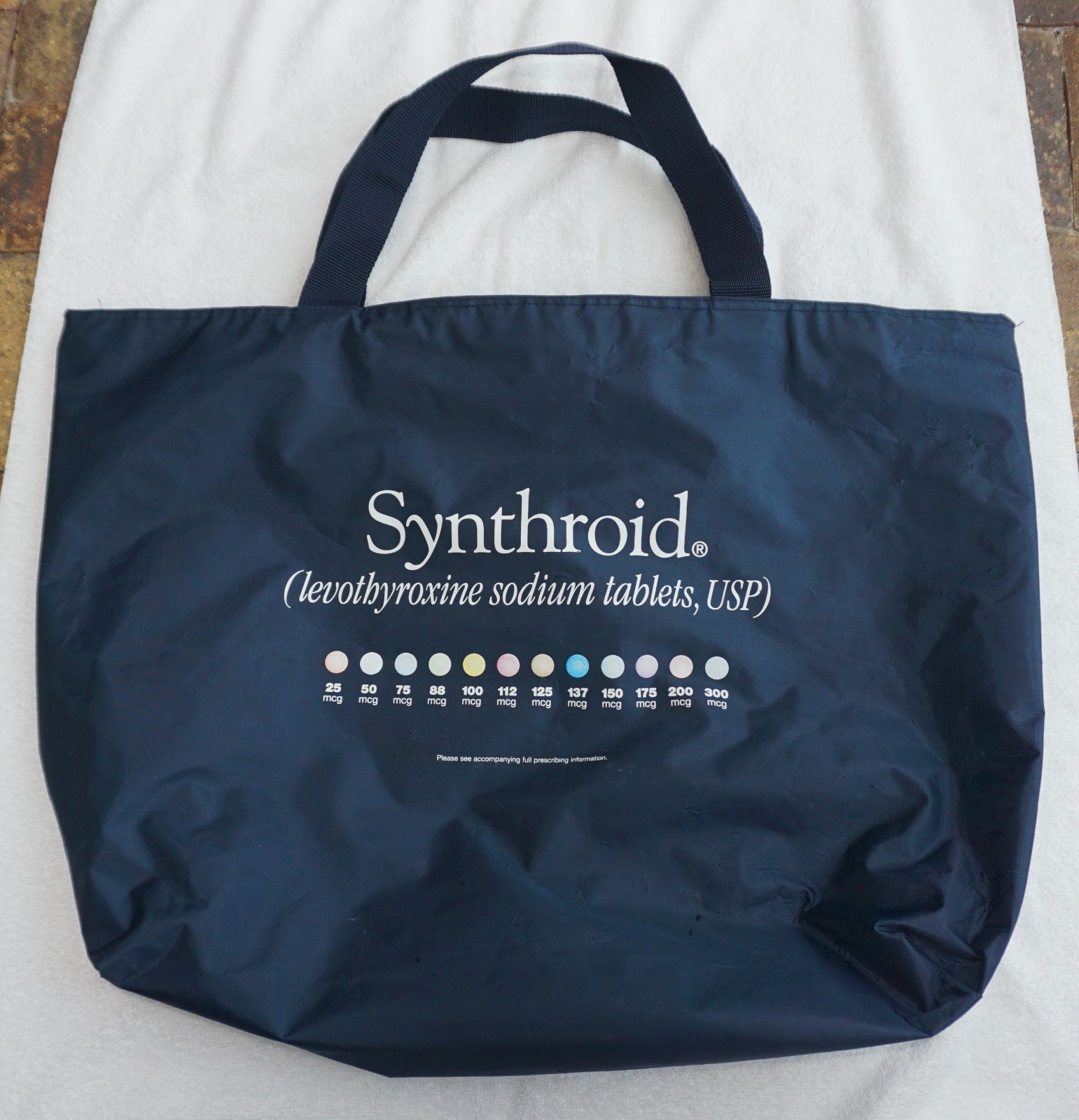 VTG Synthroid Tabs Tote Bag w/Zipper Handles & Pocket Drug Rep Promo 24″ x 24″