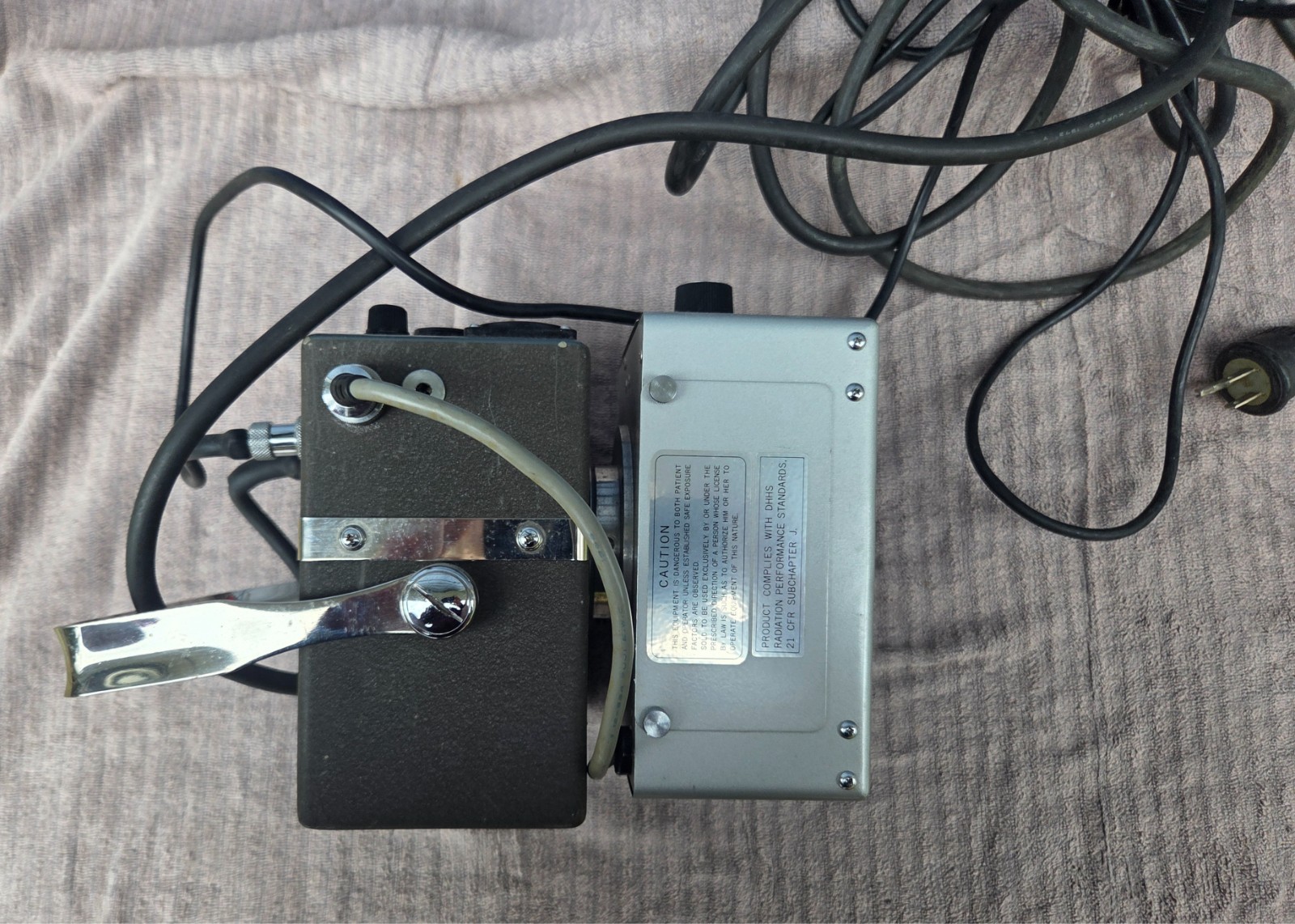 Vintage MinXray Portable Unit & Collimax R-120HT Collimator – 1985