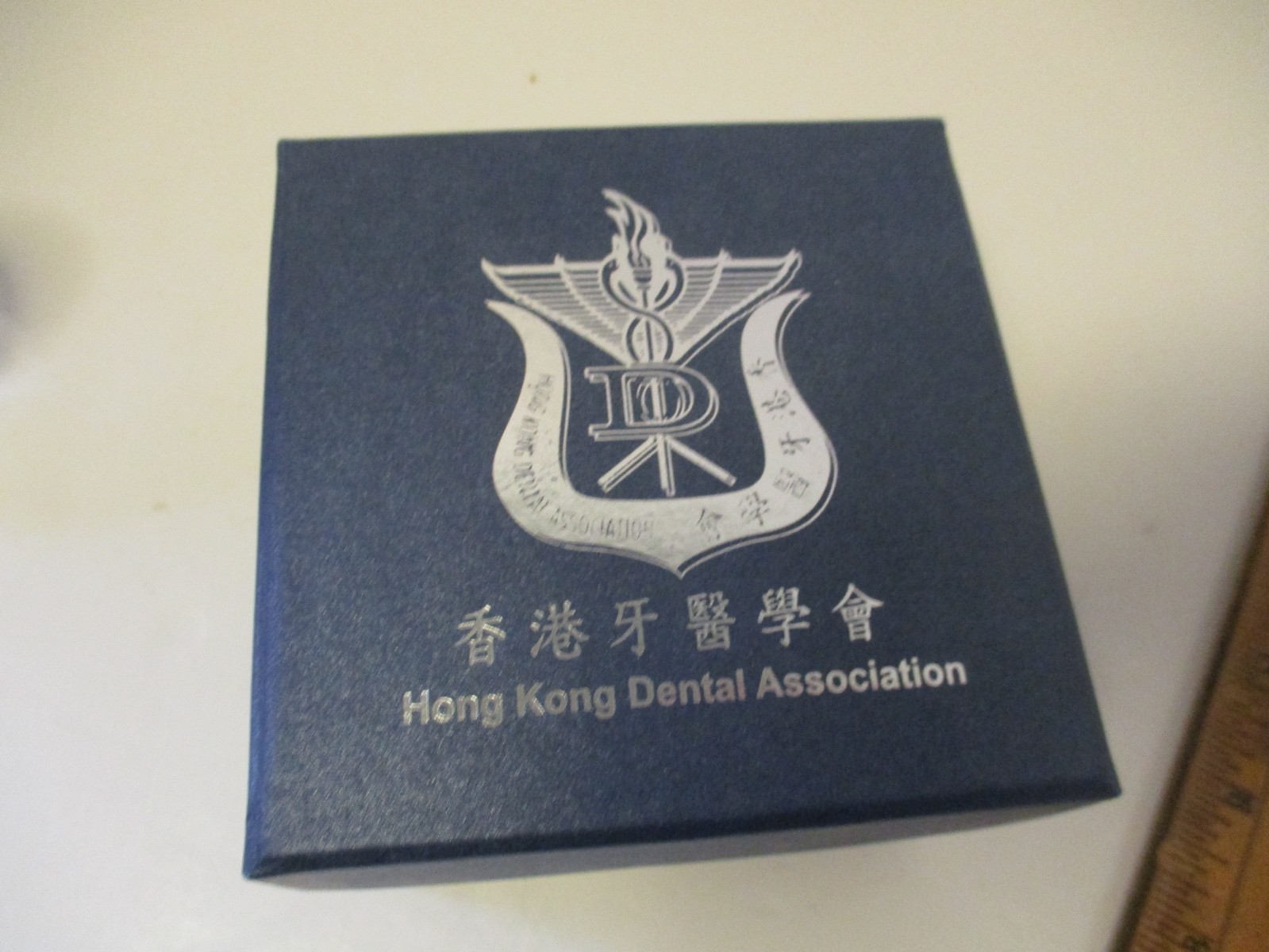 2009 Hong Kong, China Dental Association Glass tooth Paperweight/Display Item -a