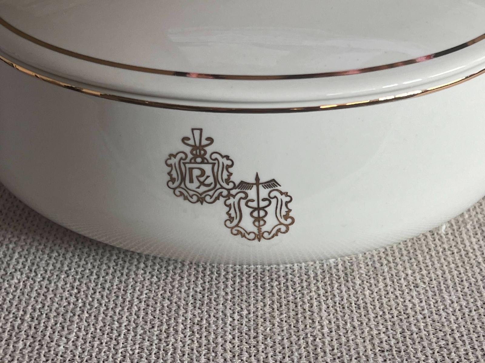 Rare Find New Owens Illinois Pharmacist Pharmacy Medical Covered Casserole Dish