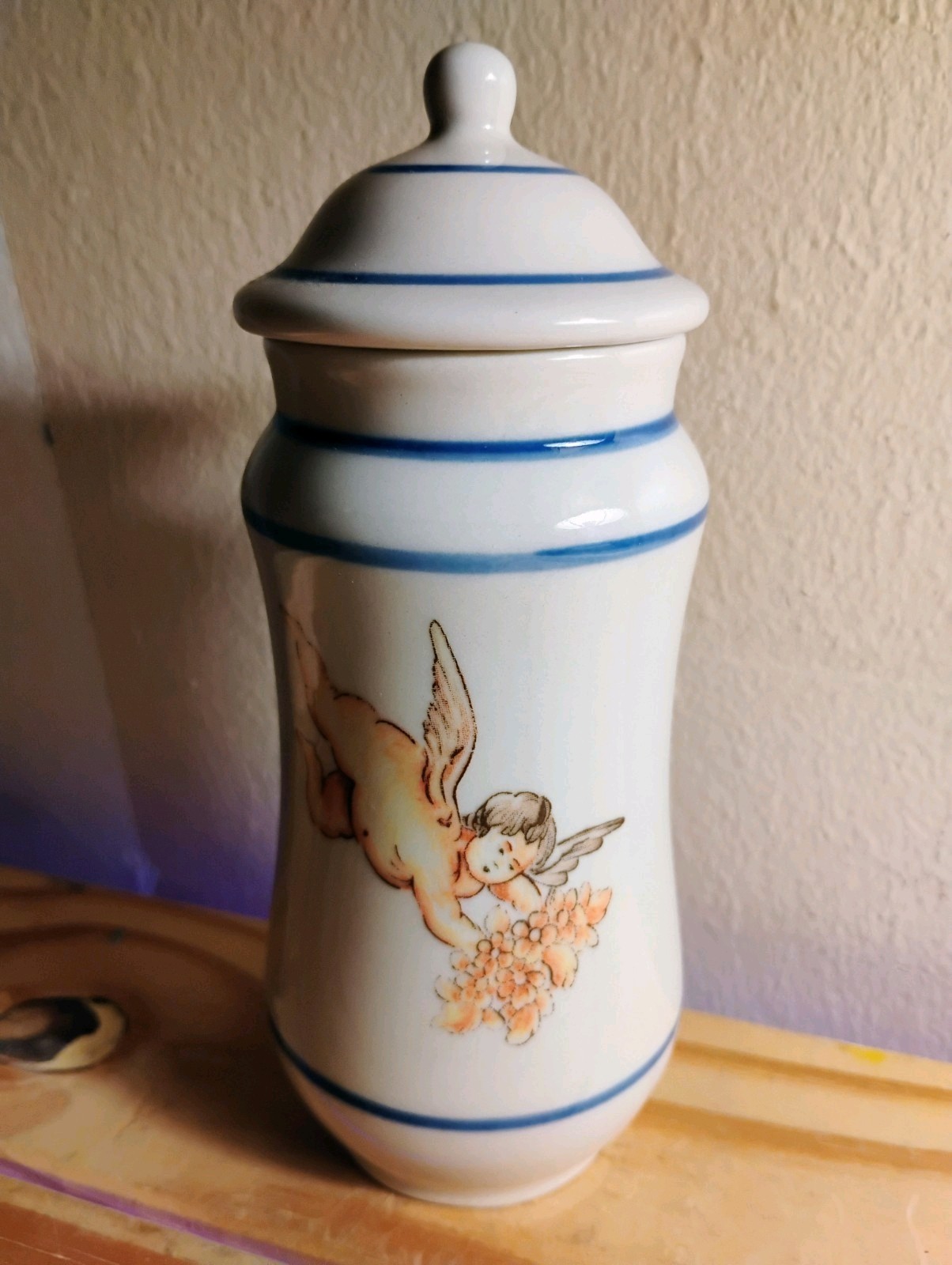 1 Tarro Angelus Pharmacy Albarello Apothecary Jar Italy 6″ Angel Cherub