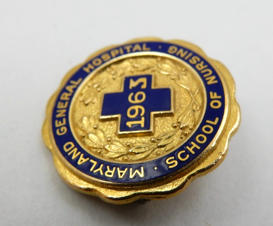 VINTAGE 1963 MARYLAND GENERAL HOSPITAL SCHOOL OF NURSING 10K GOLD PIN, 5.2 GRAMS