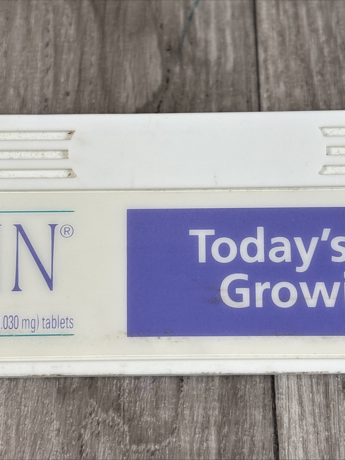 Vintage 7.75” Clip Magnet Advertising “Yasmin Today’s Fastest Growing OC” Meds