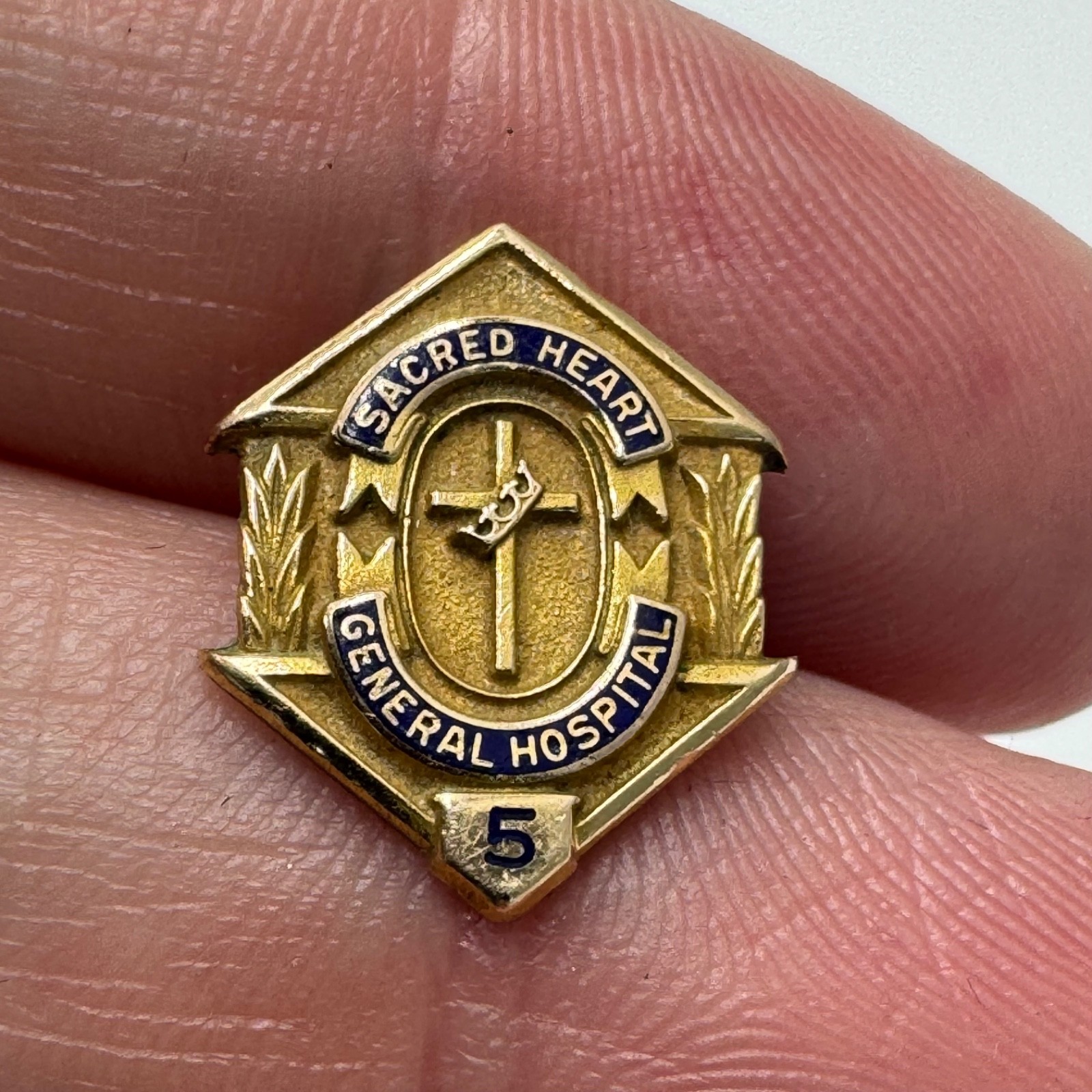 Vintage Sacred Heart General Hospital 5 Year Service Lapel Pin Gold Tone