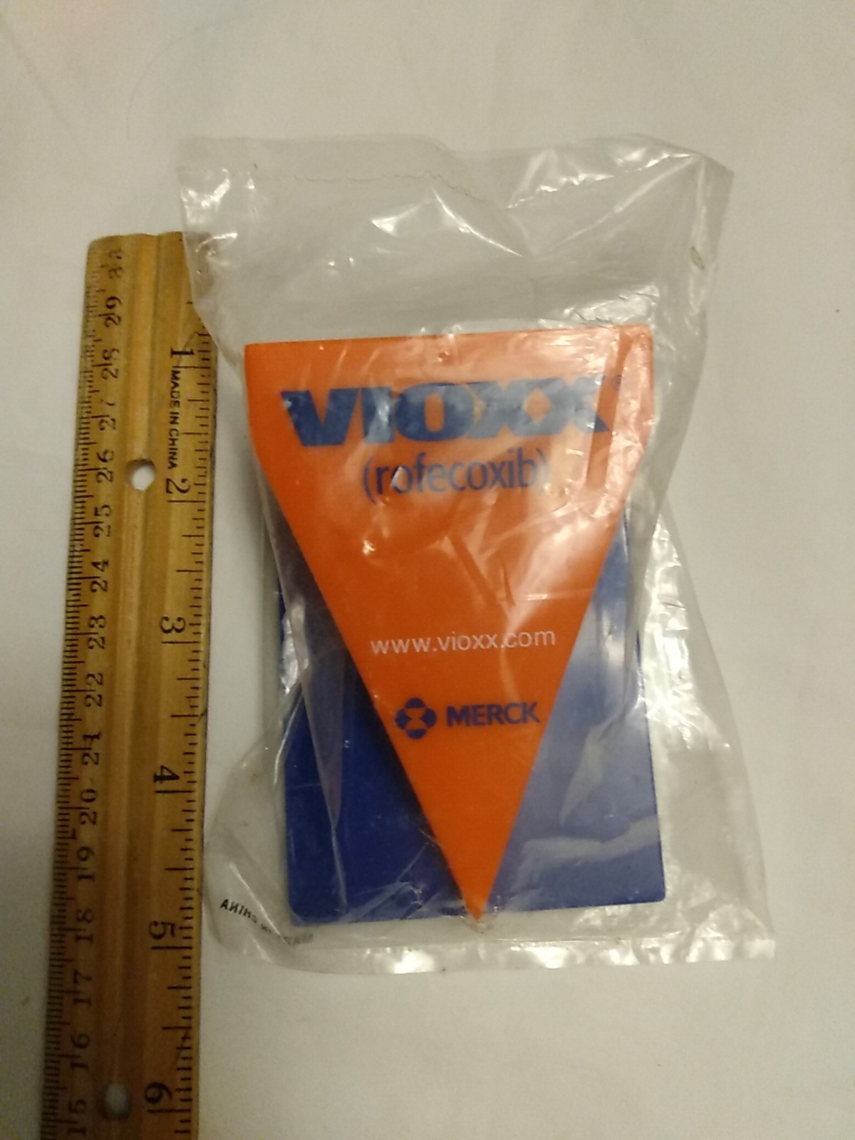 VIOXX NEW Magnetic Clip Merck Pharmaceutical Advertising Rofecoxib SEALED in bag