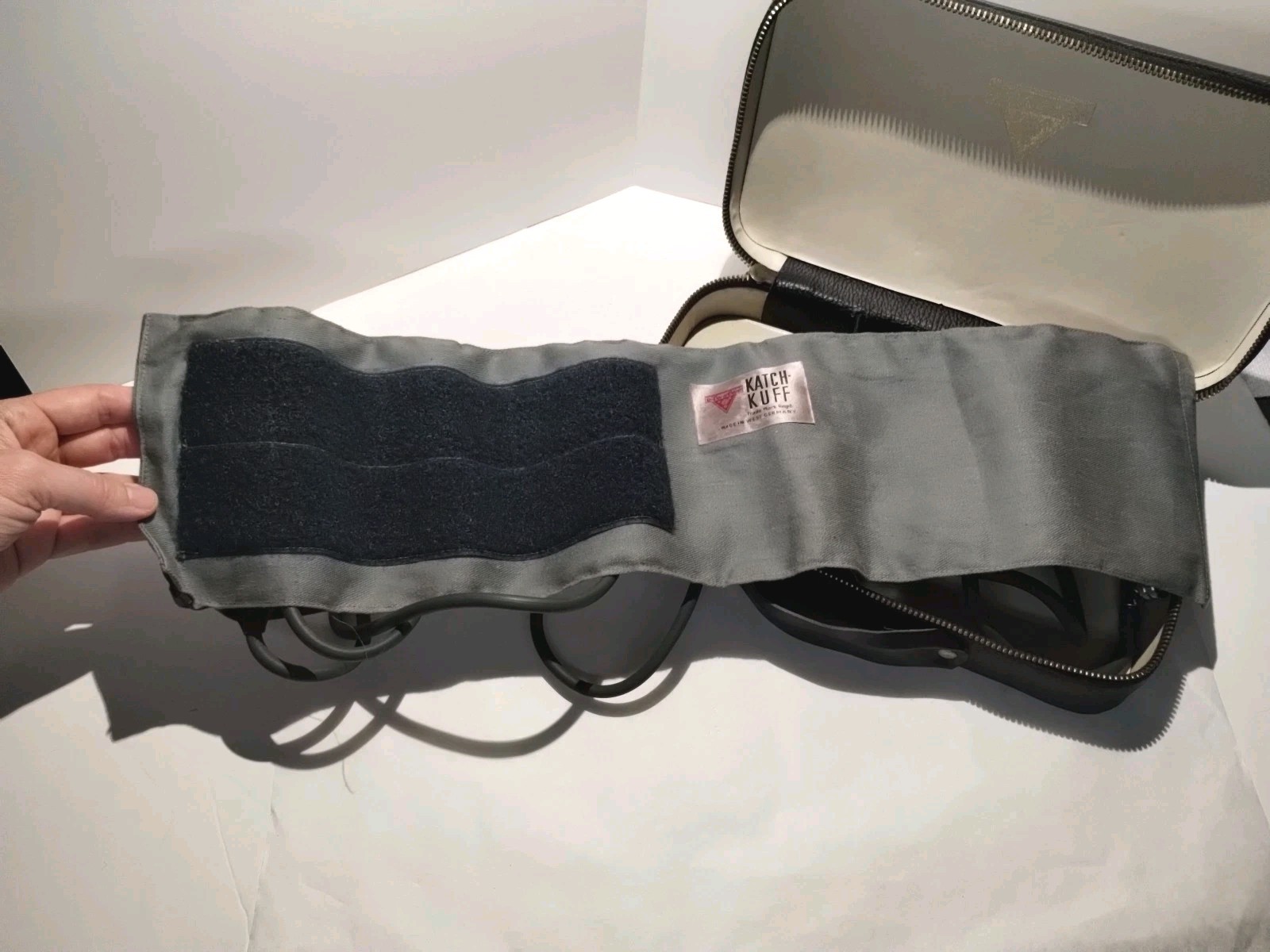Vtg Riester Oscillomat Blood Pressure Device Sphygmomanometer Portable Germany