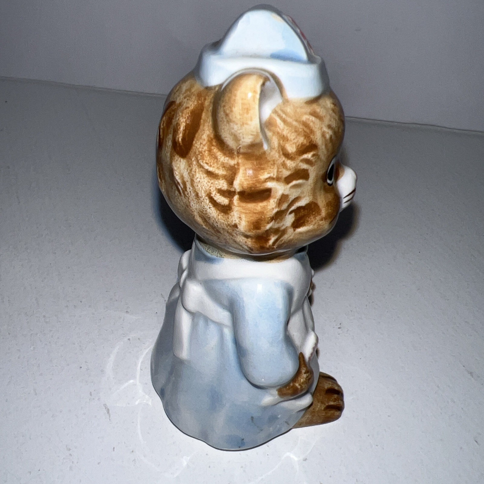 VINTAGE KITTY NURSE Ceramic Figurine Quon-Quon Made in Japan 3.25″