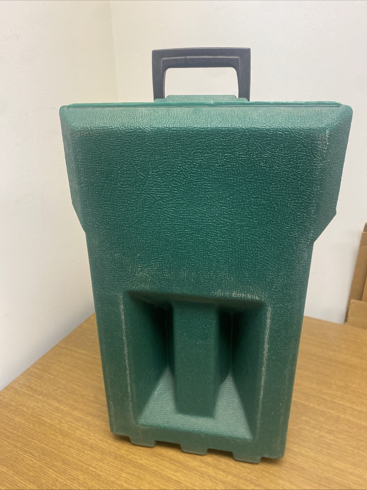 Vintage hard poly sided Hudson Portable Lifesaver Unit No 5010 22″ Case
