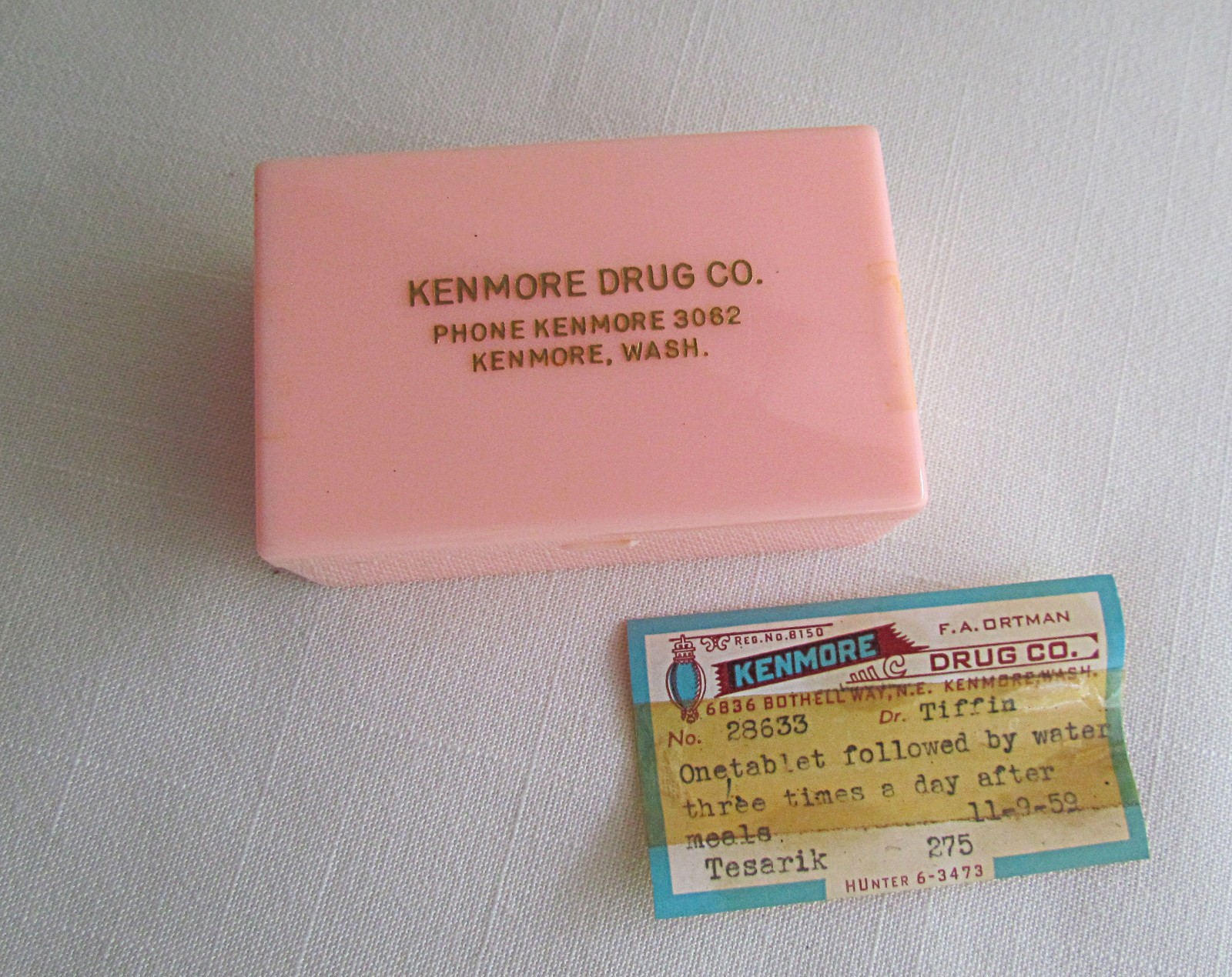 Vtg Pink Plastic Pharmacy Prescription Drug Pill Box Kenmore Drug Co, Wash 1959