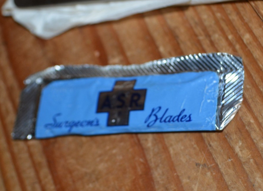 Vintage Operating Knife Handle #3 International Silver Co. w/Blades Scalpel