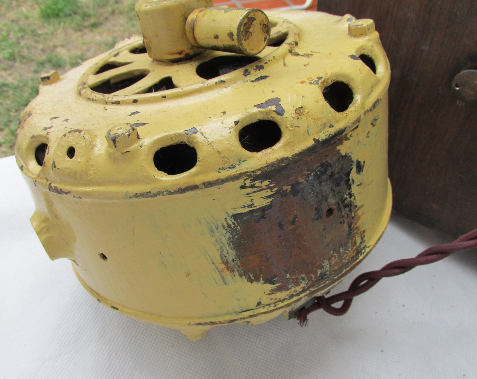 SUPER RARE BONE AUTOPSY SAW MADE WITH GE FAN PANCAKE MOTOR CIRCA 1900, MOTOR RUN
