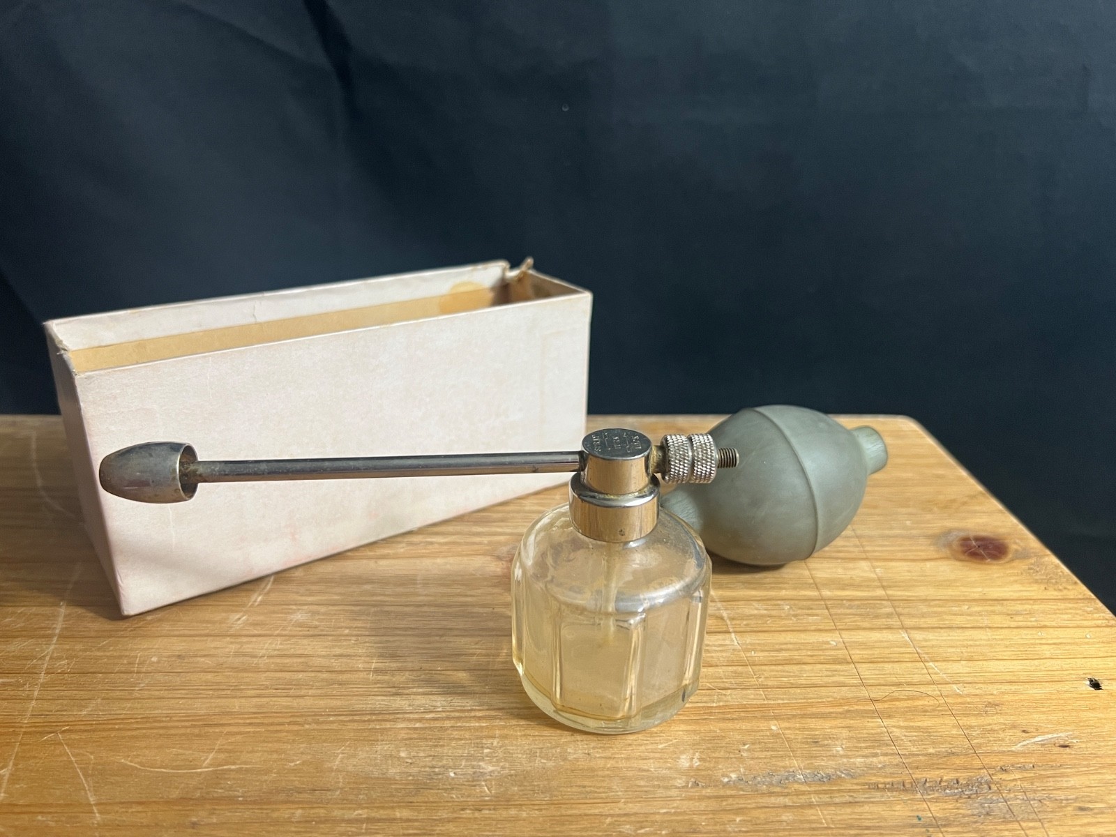 VINTAGE ANTIQUE PERFUME? Atomizer WITH UNATTACHED BULB AS SHOWN UNBRANDED? BOX