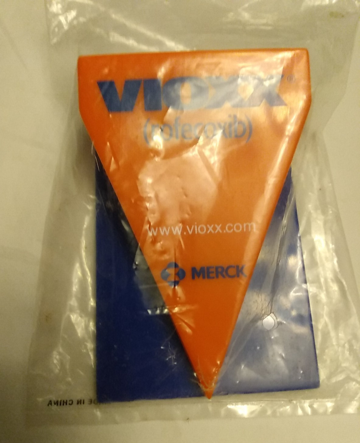 VIOXX NEW Magnetic Clip Merck Pharmaceutical Advertising Rofecoxib SEALED in bag