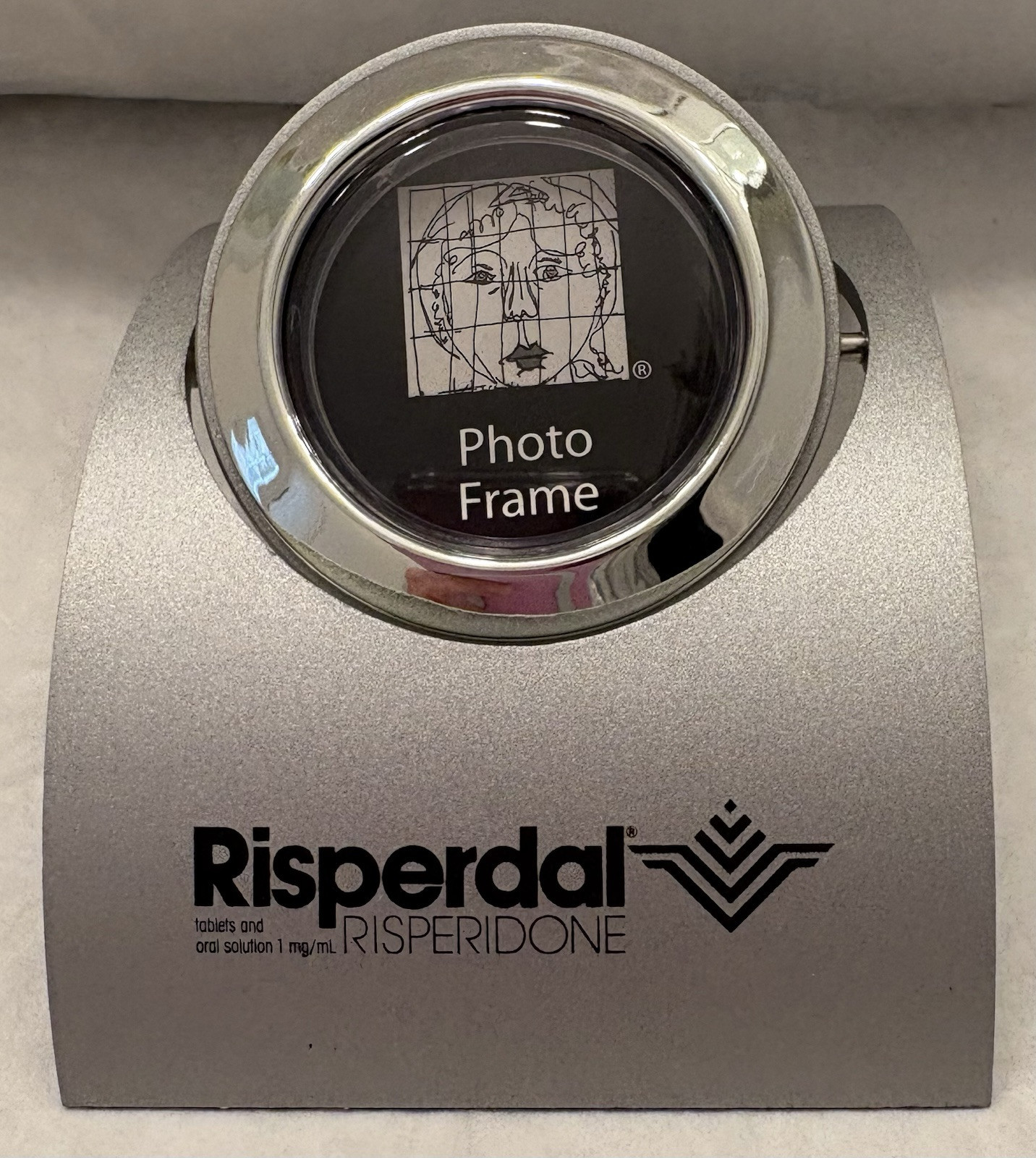 VTG CONCERTA RISPERDAL METAL DESK CLOCK/ PHOTO FRAME PHARMA REP LOGO NEW