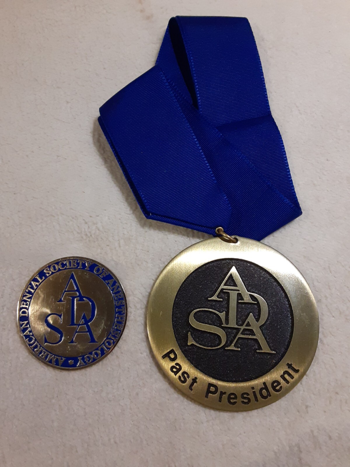 2 AMERICAN DENTAL SOCIETY OF ANESTHESIOLOGY PAST PRESIDENT AWARD MEDALS