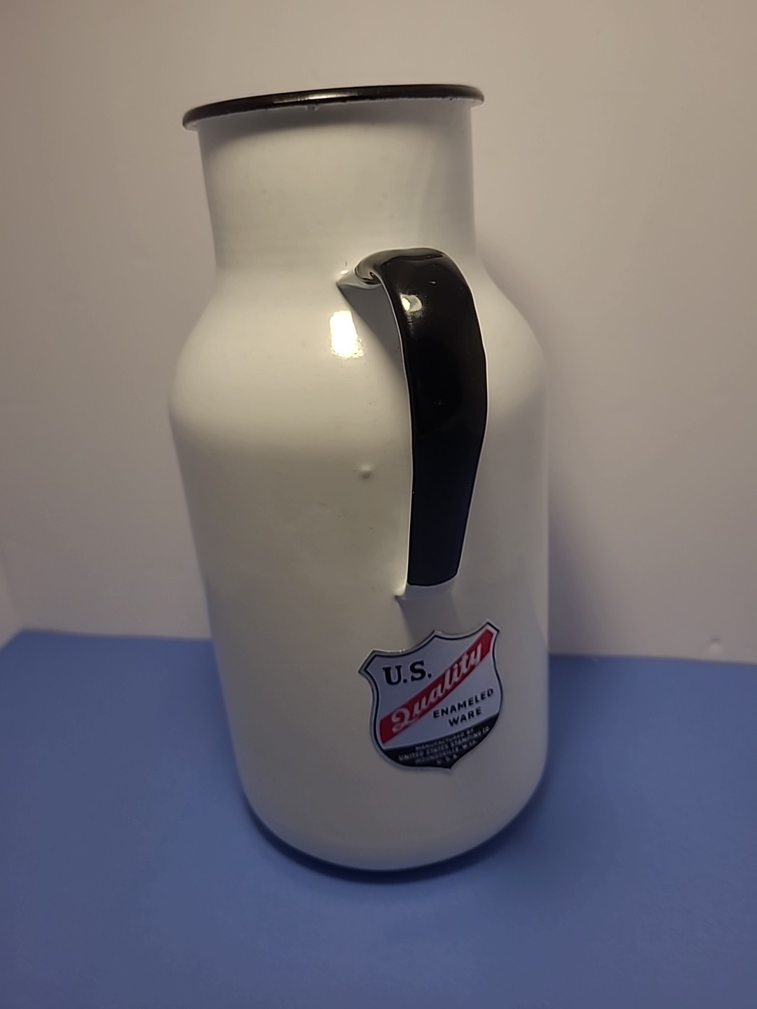 Vintage U.S. Quality Enameled Ware Male Urinal United States Stamping Co.