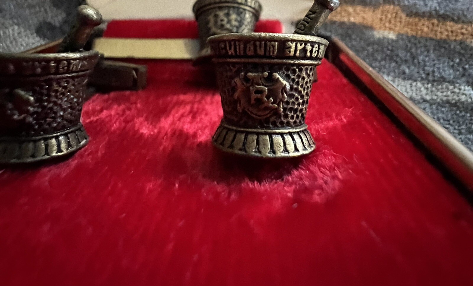 Vtg 60’s Mortar & Pestle RX Pharmacy Medical Bronze Tone Cufflinks & Tiebar set