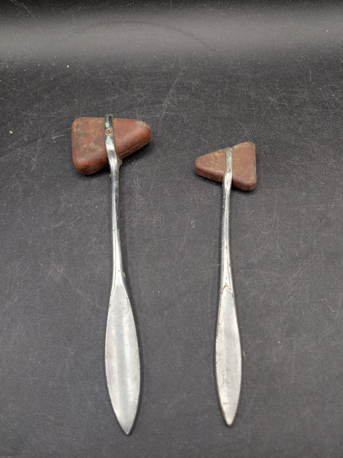 Pair Of VINTAGE MEDICAL REFLEX HAMMERS UNBRANDED 7 3/4″ & 6 1/2″
