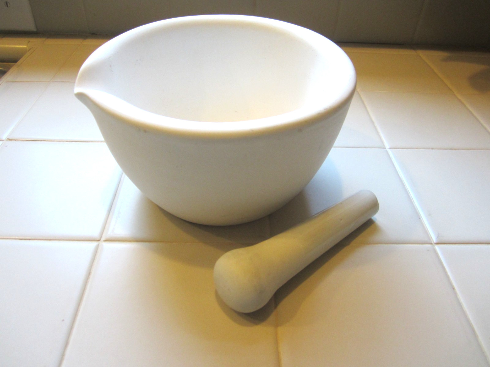 Vtg Coors USA Heavy White Porcelain Lab Mortar & Pestle Apothecary