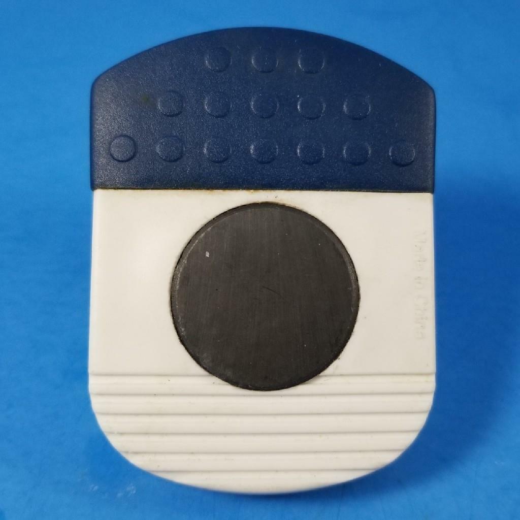 TRAVATAN Drug Rep Promo Magnetic Clip Pharmaceutical Advertising Desk RARE