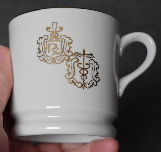 HANDSOME VINTAGE OWENS ILLINOIS PHARMACEUTICAL PHARMACIST PHARMACY MOTIF MUG #2