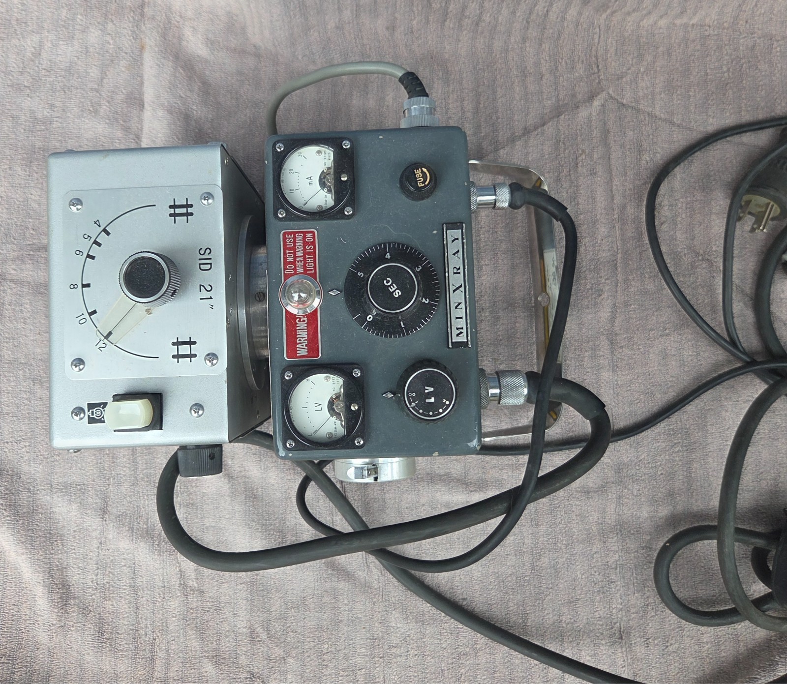 Vintage MinXray Portable Unit & Collimax R-120HT Collimator – 1985