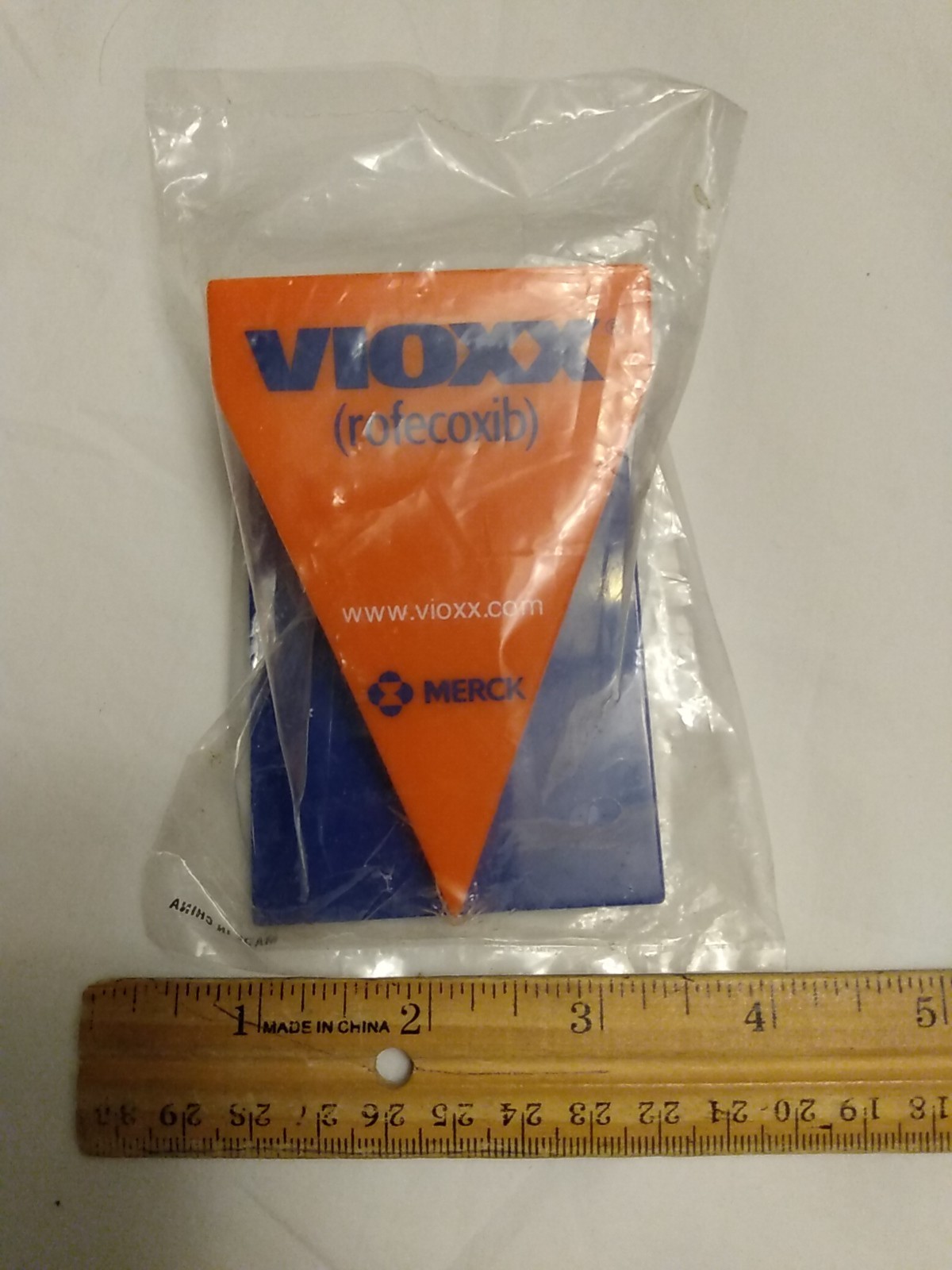 VIOXX NEW Magnetic Clip Merck Pharmaceutical Advertising Rofecoxib SEALED in bag
