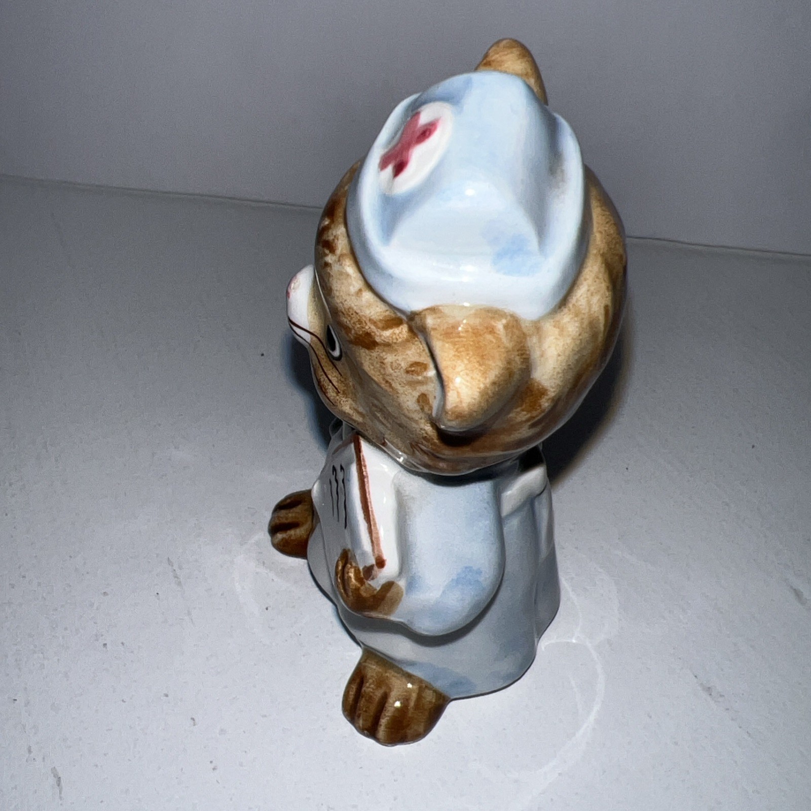 VINTAGE KITTY NURSE Ceramic Figurine Quon-Quon Made in Japan 3.25″