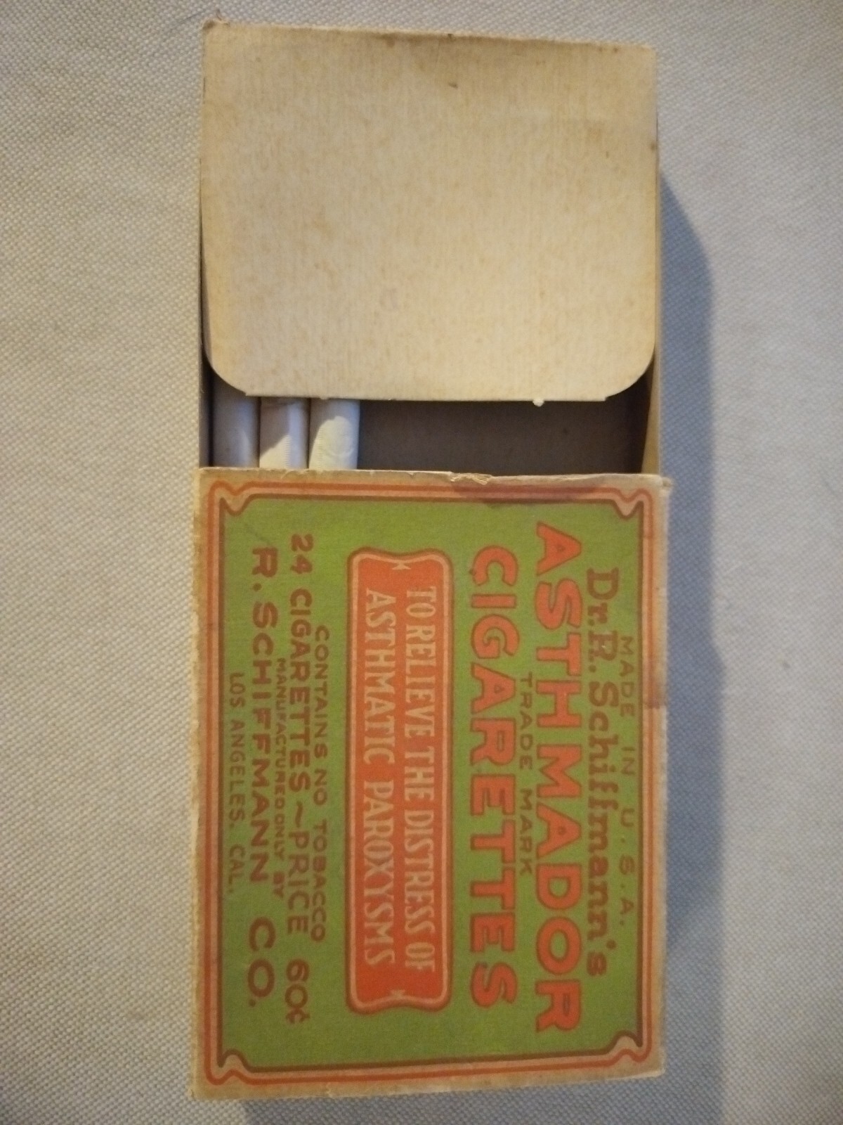 Vintage Dr R Schiffmann’s Asthmador Asthma BRONCHIAL AID Advertising Box