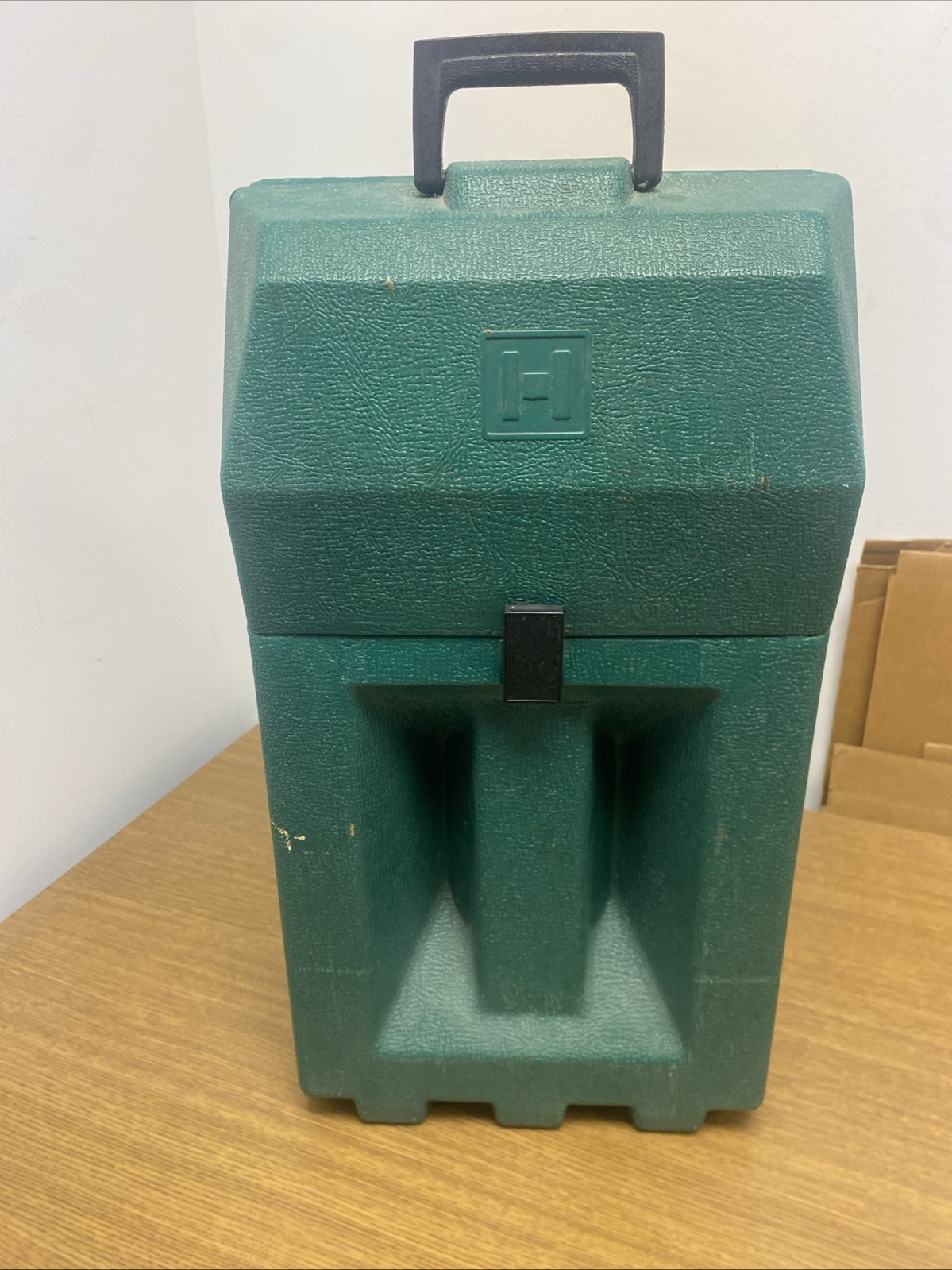 Vintage hard poly sided Hudson Portable Lifesaver Unit No 5010 22″ Case