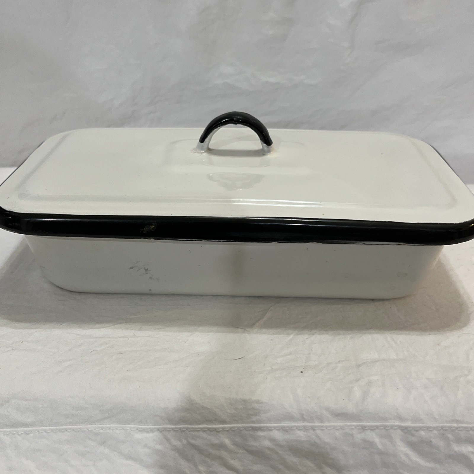 VTG White Porcelain Enamel Medical Dental / Kitchen Tray w Lid 9″ x 5.25″ x 2″